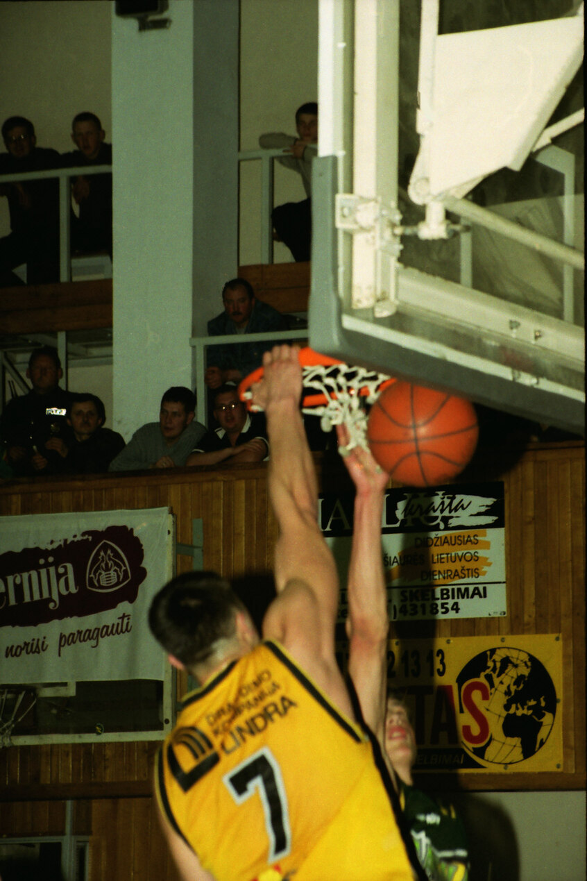 2001-05-04 Šiauliai - Sakalai